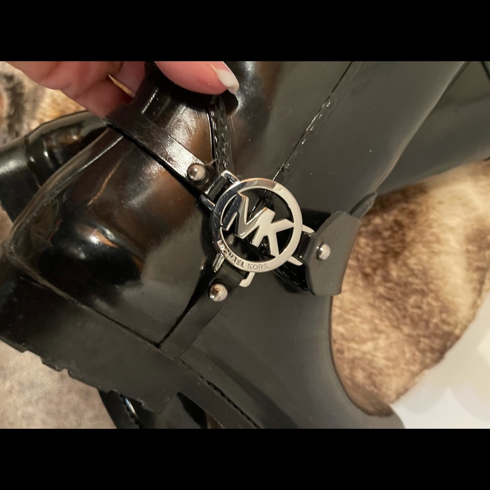 💥SOLD💥Michael Kors Rain Boot - Picture 3 of 8